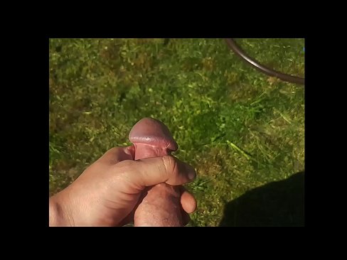 ❤️ Varma varmulo iĝas sian rozkoloran fikigon kaj ŝprucas kun ŝprucaĵo en somera ĝardeno ❤️❌ Porno ĉe eo.porn-93.ru ﹏